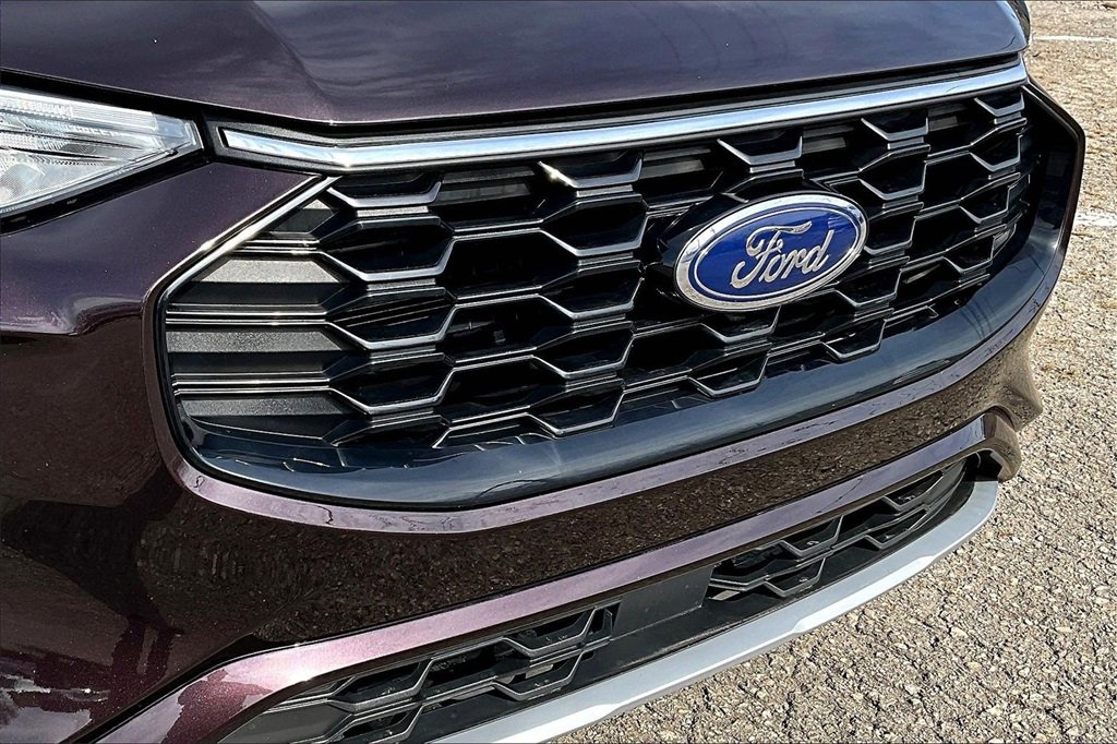 Certified 2023 Ford Escape ST-Line w/ Tech Pack #1 image 28