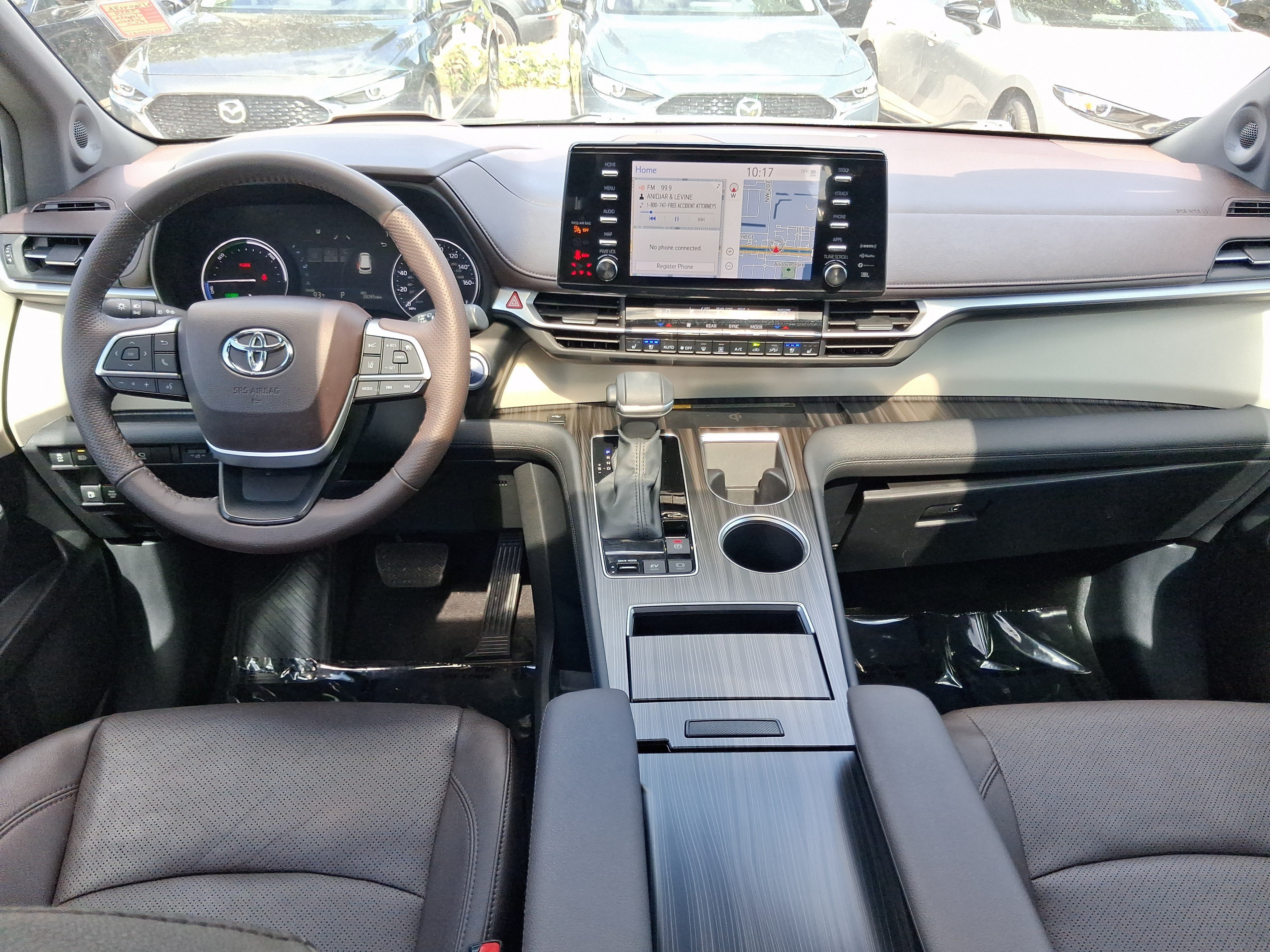 Used 2024 Toyota Sienna Platinum FWD image 8