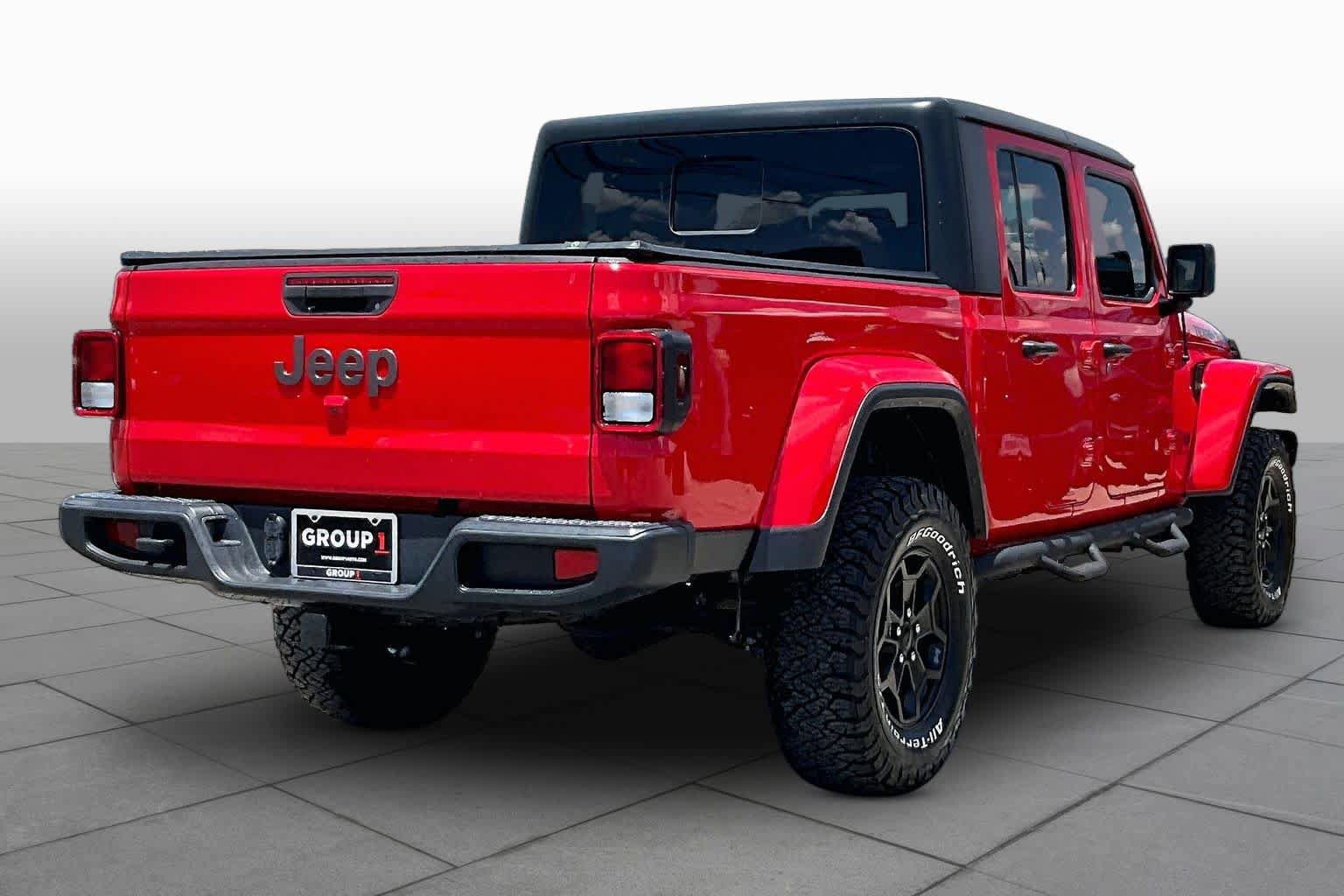 Used 2022 Jeep Gladiator Sport AWD/4WD image 12