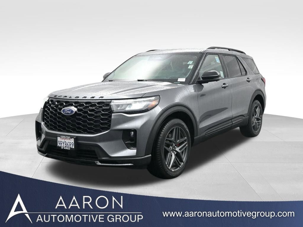 Used 2025 Ford Explorer ST-Line w/ ST-Line Street Pack image 1