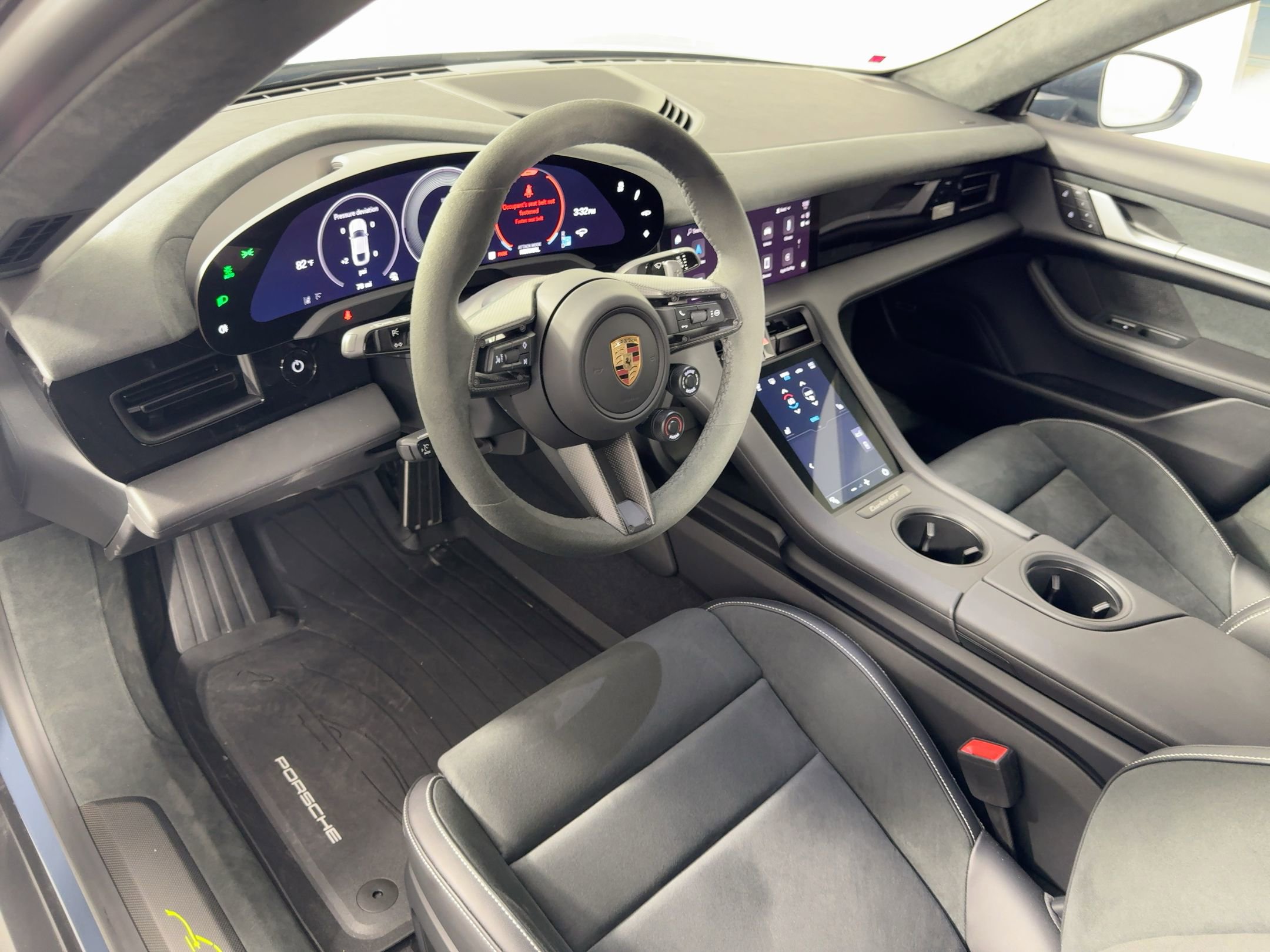 Used 2025 Porsche Taycan Turbo GT image 4