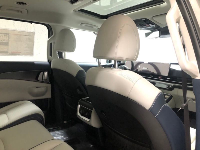 New 2026 Kia Carnival SX Prestige image 12