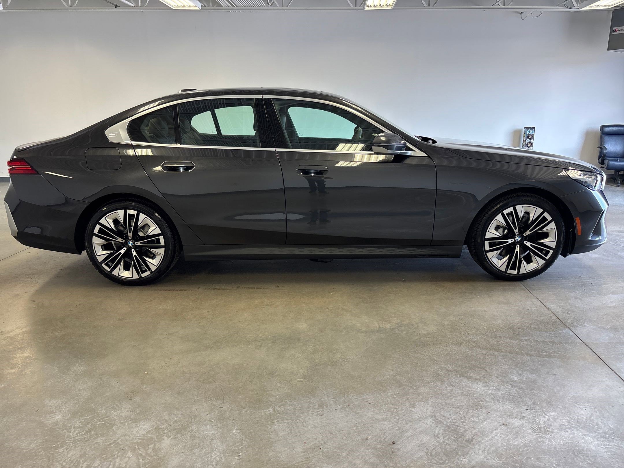 New 2026 BMW 530i image 7