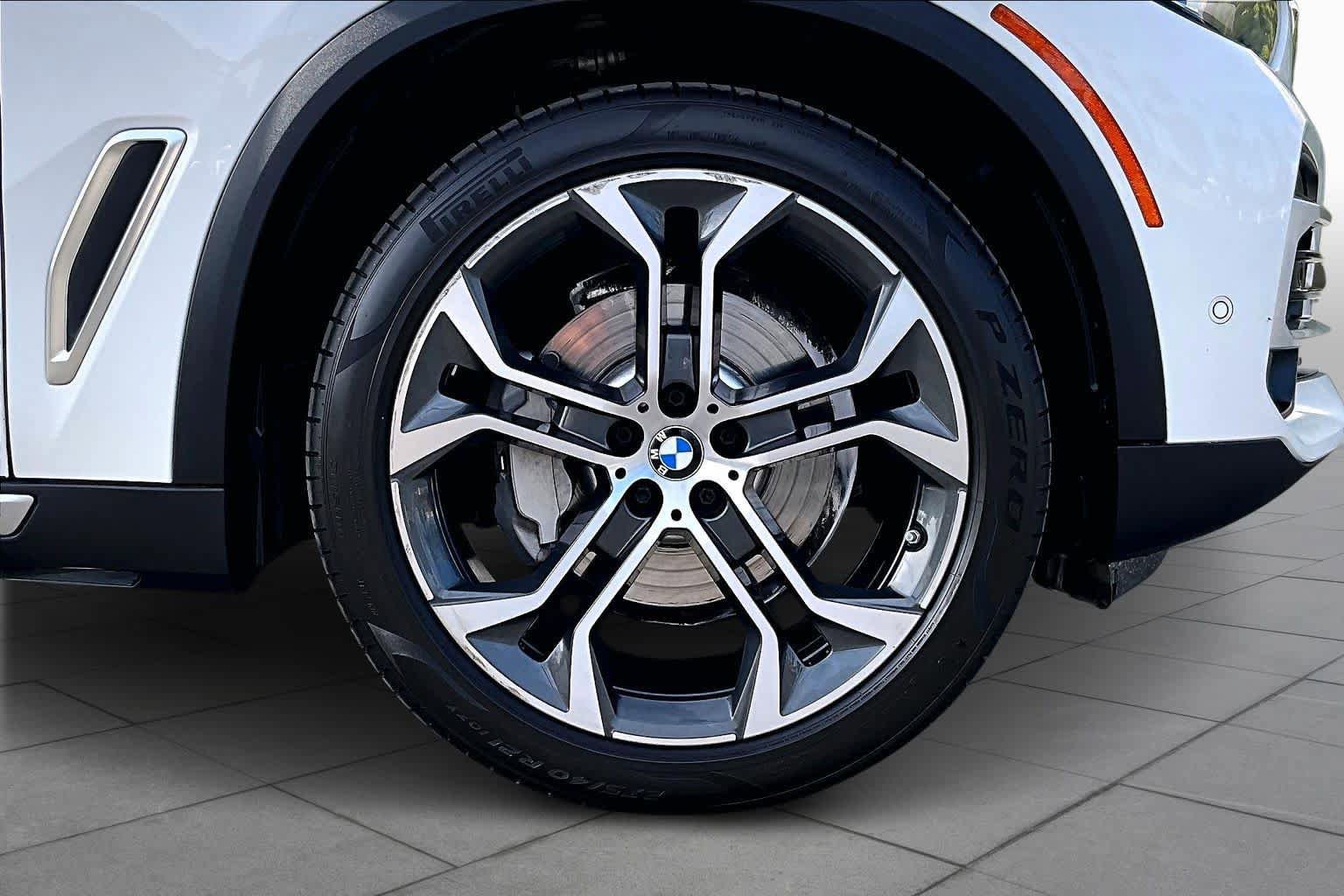 Used 2022 BMW X5 sDrive40i w/ Parking Assistance Package RWD image 10