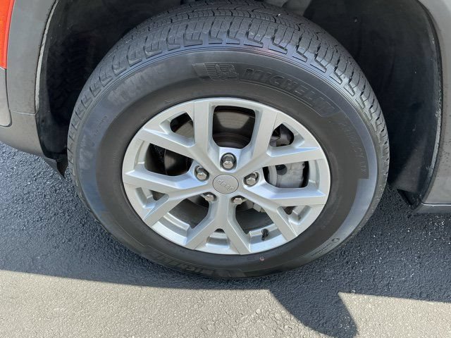 Used 2023 Jeep Grand Cherokee Limited AWD/4WD image 12