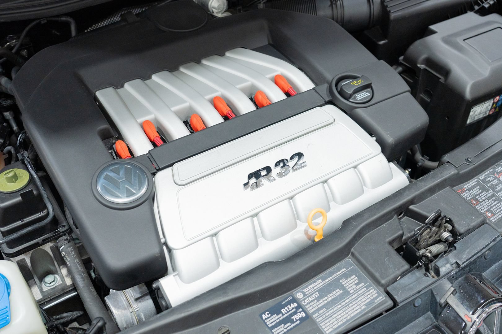 Used 2004 Volkswagen R32 AWD/4WD image 45