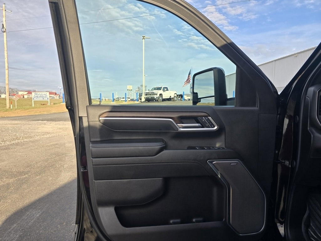 Used 2025 Chevrolet Silverado 2500 High Country w/ High Country Premium Package image 11