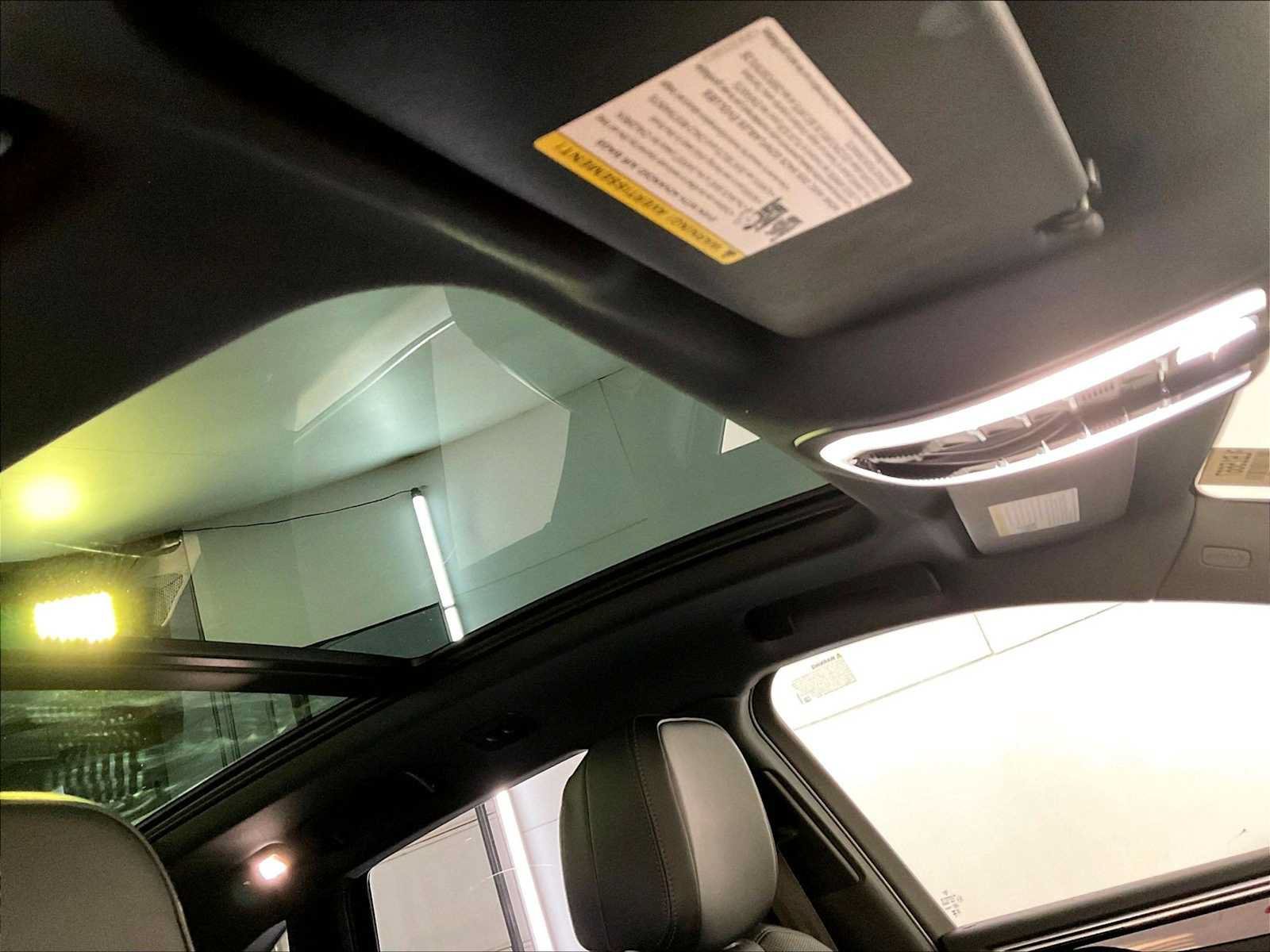 Certified 2023 Porsche Macan AWD/4WD image 20