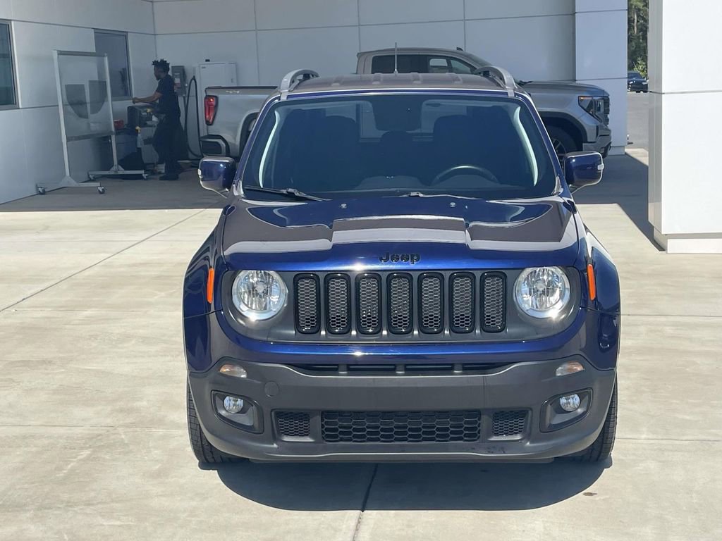 Used 2018 Jeep Renegade Altitude w/ Popular Equipment Group FWD image 3