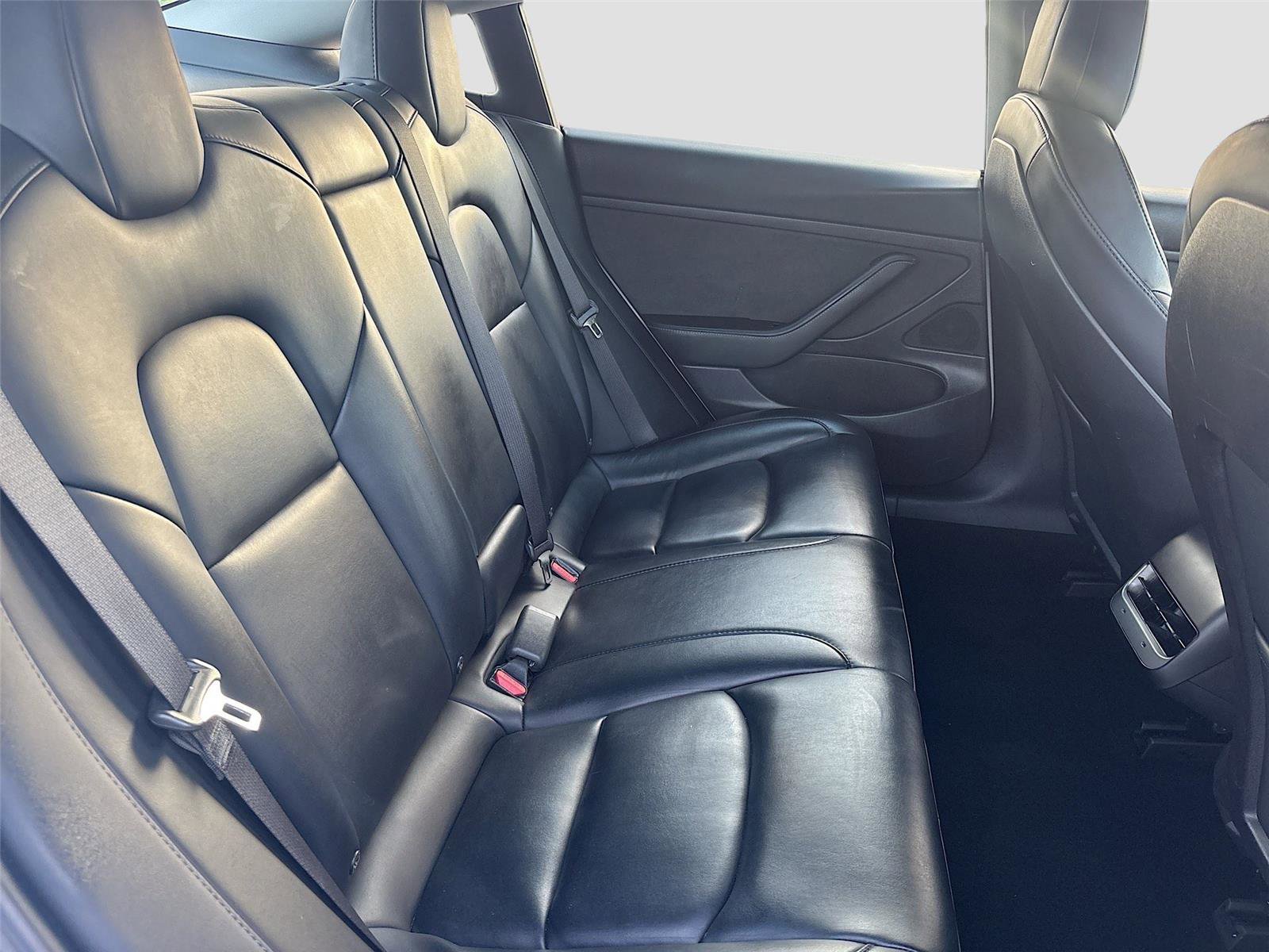 Used 2020 Tesla Model 3 Standard Range image 29