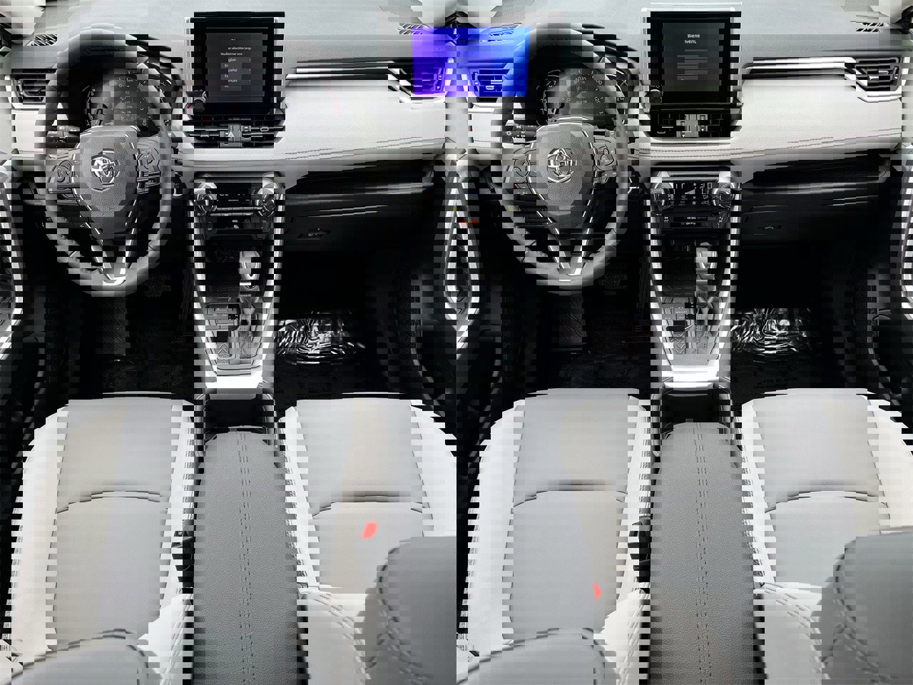 Used 2025 Toyota RAV4 XLE Premium image 9