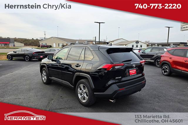 Used 2023 Toyota RAV4 XLE w/ Convenience Package image 4