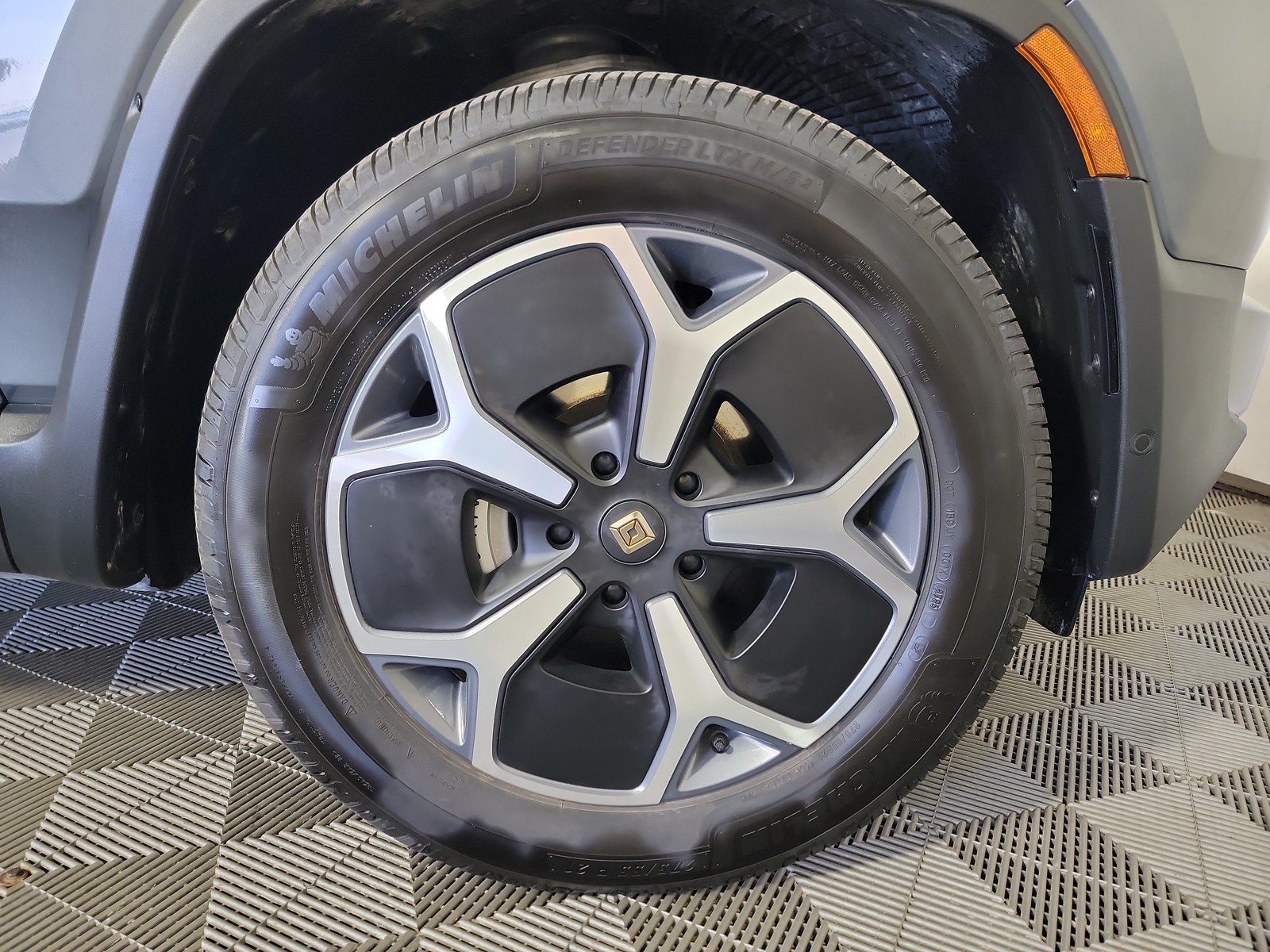 Used 2024 Rivian R1T Adventure AWD/4WD image 11