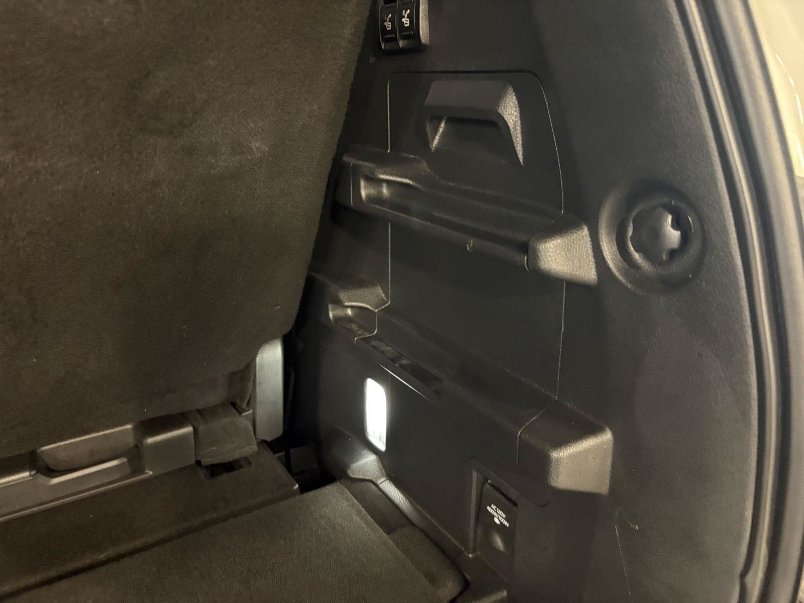 Used 2025 Toyota Sequoia Capstone AWD/4WD image 33