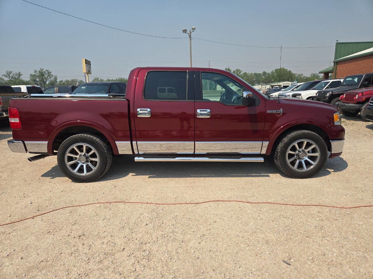 Used 2006 Lincoln Mark LT 2WD image 2