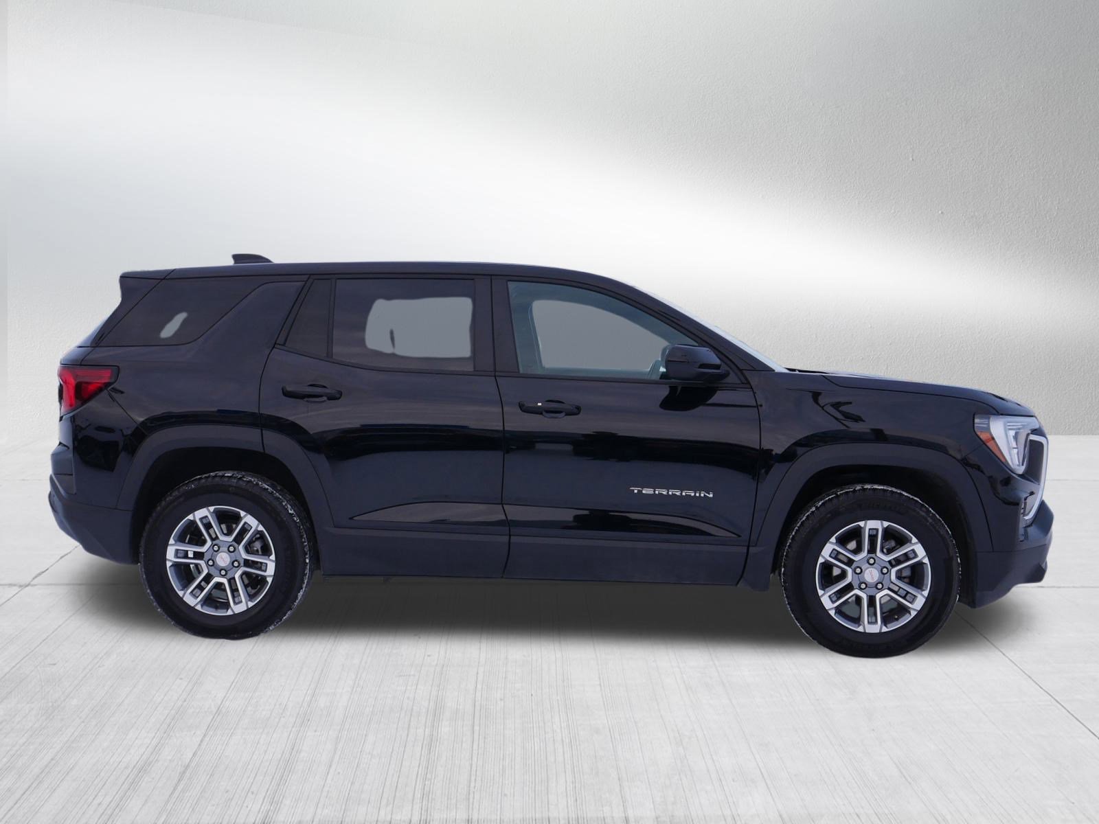 Used 2025 GMC Terrain Elevation image 8