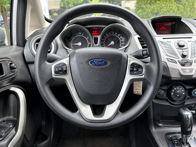 Used 2013 Ford Fiesta SE FWD image 9