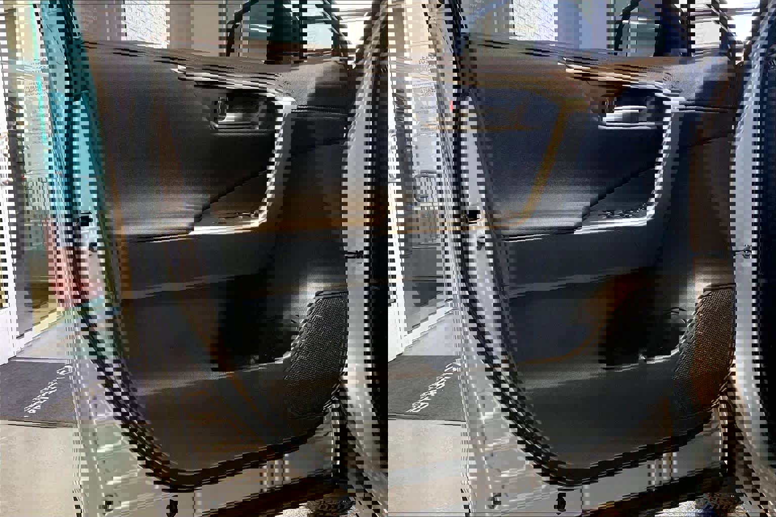 Used 2025 Toyota RAV4 XSE image 21