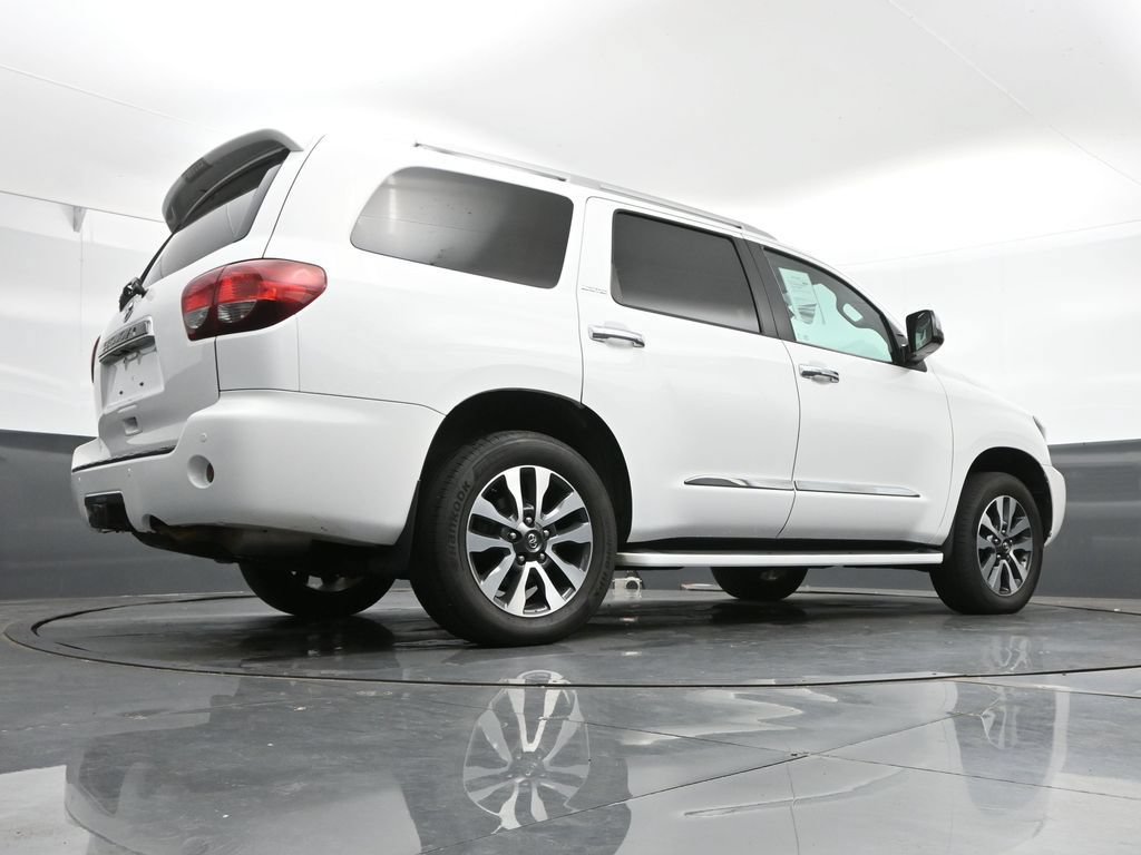 Used 2018 Toyota Sequoia Limited w/ Safety & Convenience Package AWD/4WD image 34