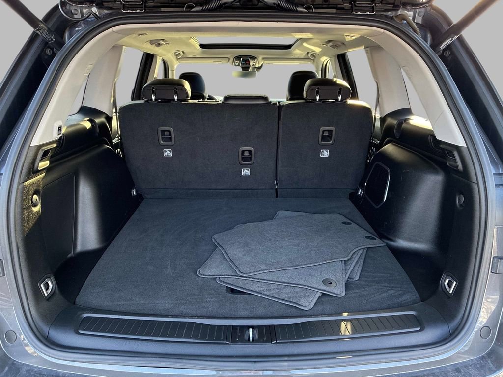 Used 2023 Jeep Grand Cherokee 4WD 4xe w/ Luxury Tech Group II image 12