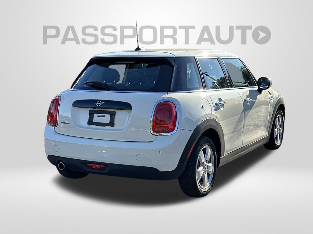 Used 2021 MINI Cooper 4-Door Hardtop image 5