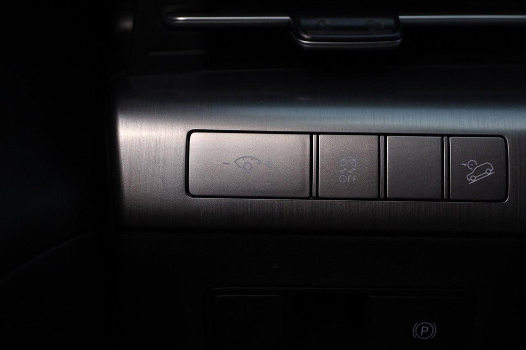 Used 2025 Hyundai Kona SEL image 21