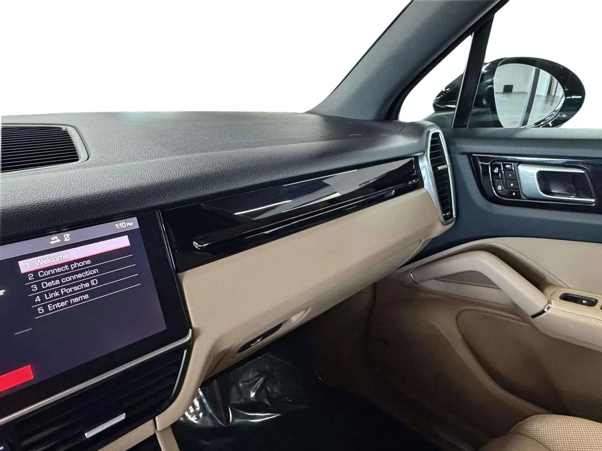 Used 2019 Porsche Cayenne S image 28