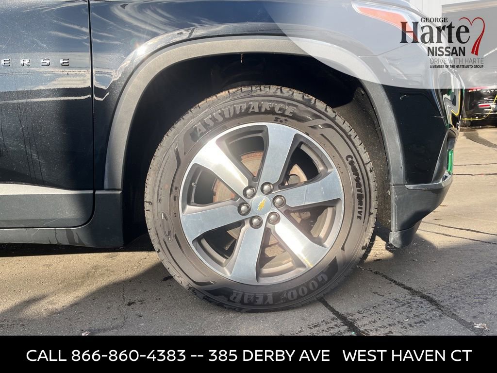 Used 2019 Chevrolet Traverse LT w/ LT Premium Package AWD/4WD image 4
