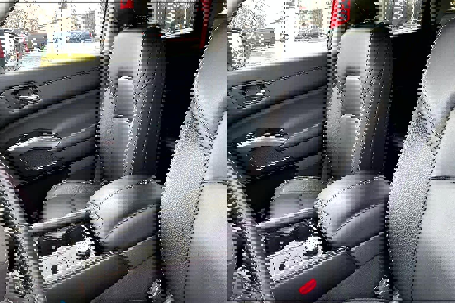 Used 2023 Nissan Pathfinder SL image 7