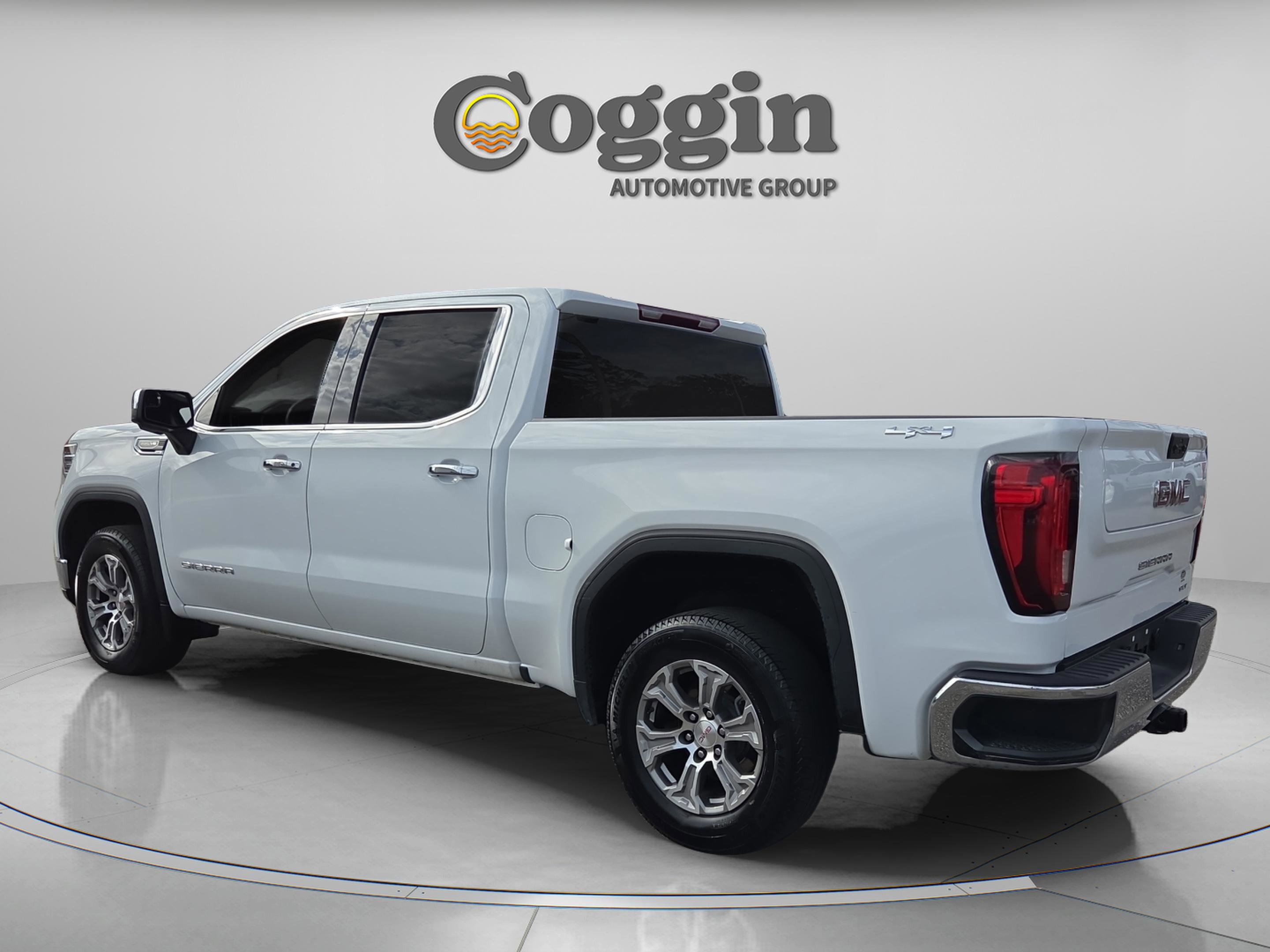 Used 2025 GMC Sierra 1500 SLT image 4