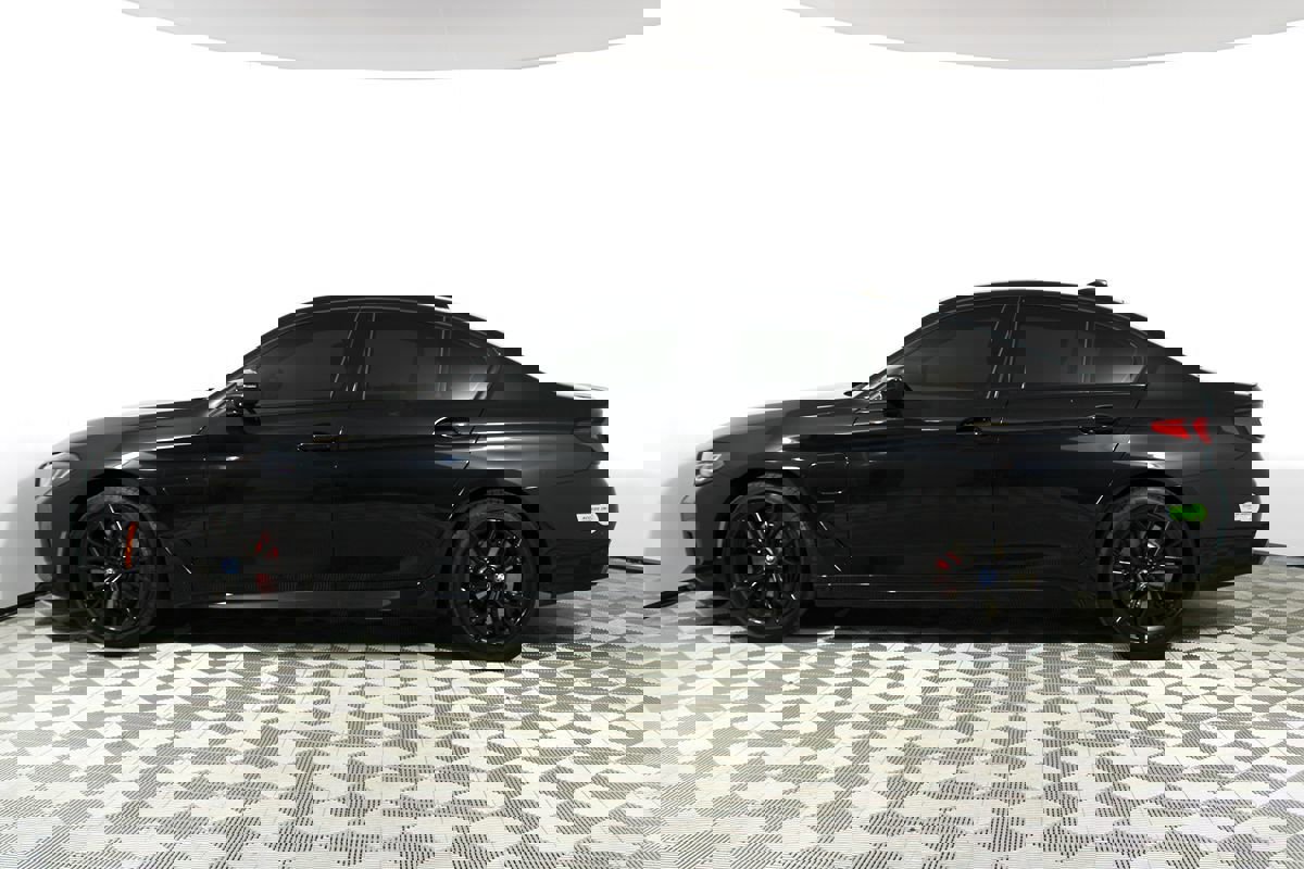 Used 2023 BMW 530e 530e w/ M Sport Package image 36