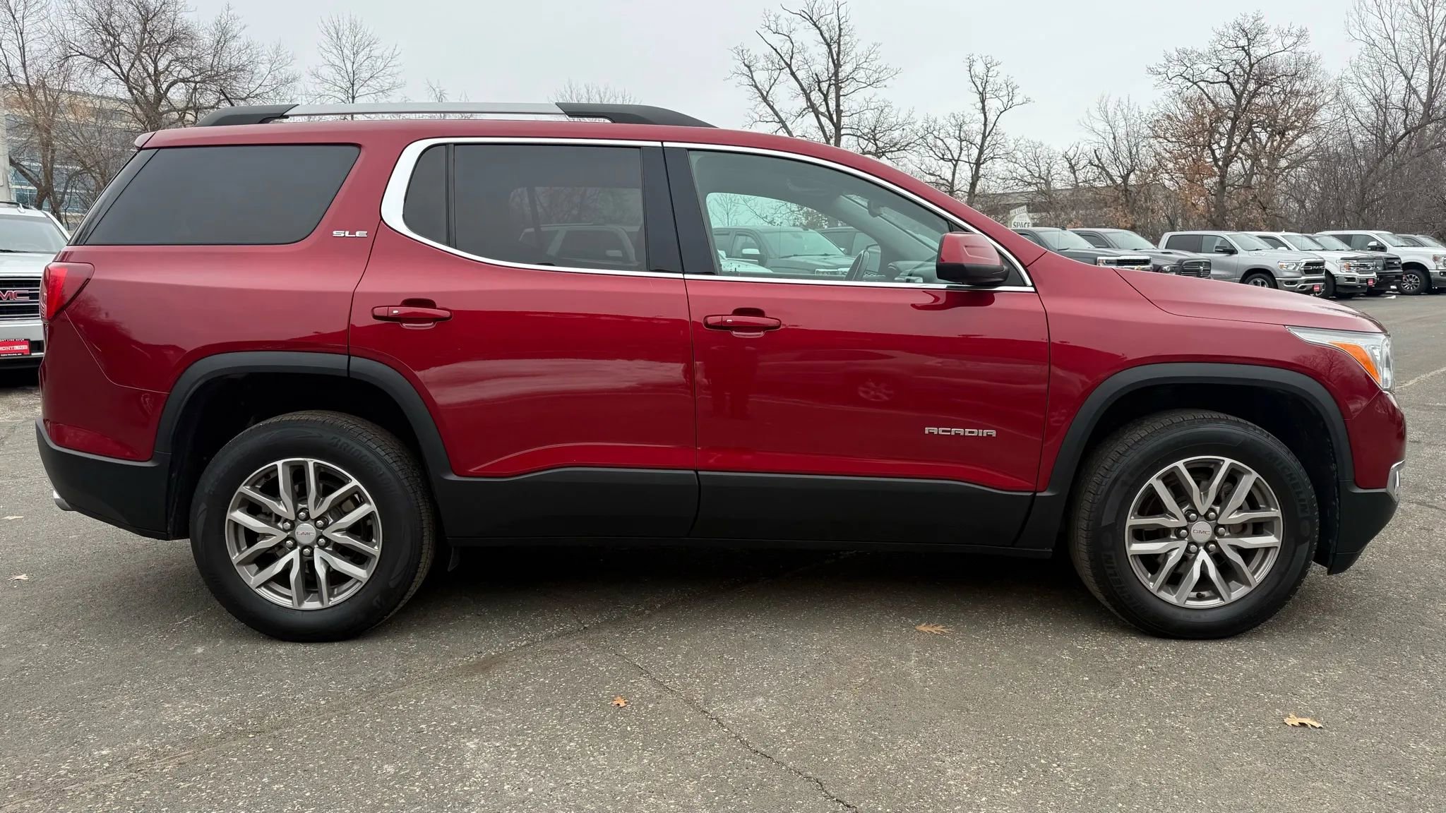 Used 2019 GMC Acadia SLE w/ LPO, Cargo Package image 11