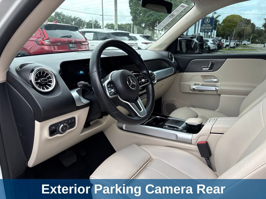 Used 2022 Mercedes-Benz GLB 250 w/ Premium Package Lite image 17