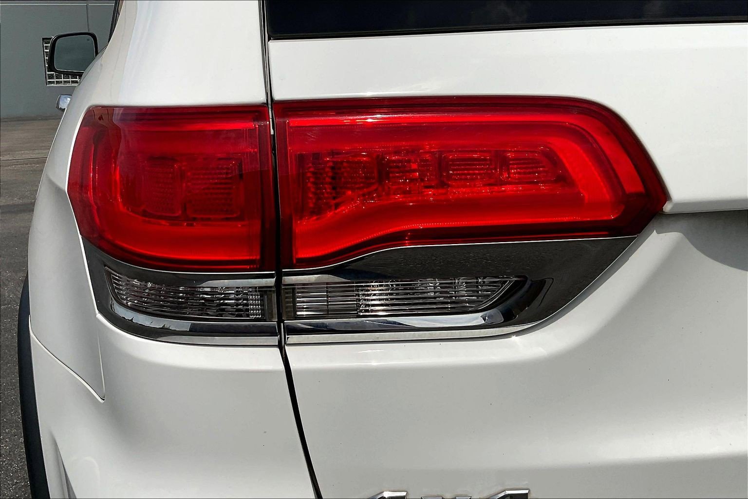 Used 2016 Jeep Grand Cherokee Limited AWD/4WD image 22