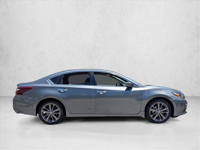 Used 2018 Nissan Altima 2.5 SR w/ SR Special Edition FWD video 4