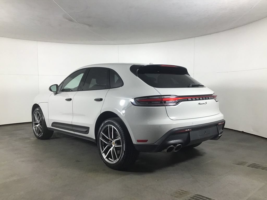 Certified 2023 Porsche Macan S AWD/4WD image 3