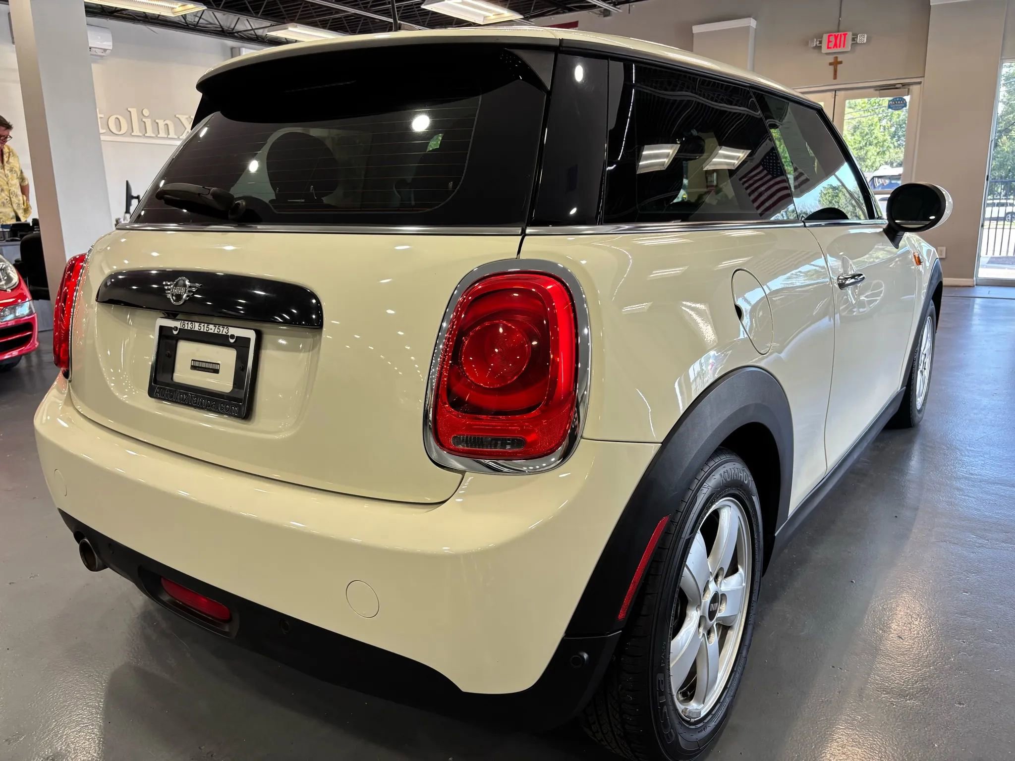 Used 2019 MINI Cooper 2-Door Hardtop w/ Signature Upholstery Package image 7