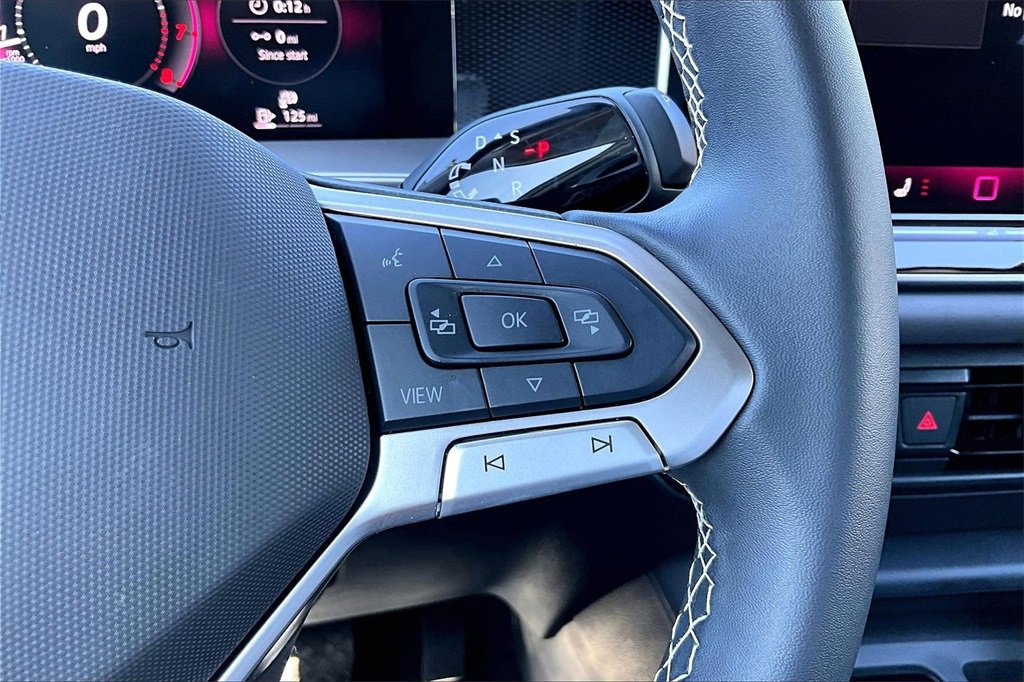 Certified 2025 Volkswagen Tiguan SE image 25