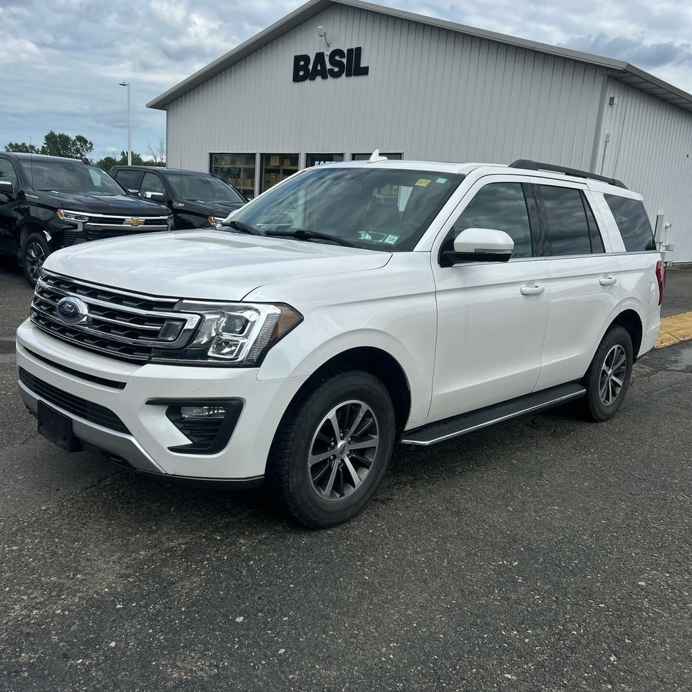 Used 2019 Ford Expedition XLT w/ Equipment Group 202A AWD/4WD image 2