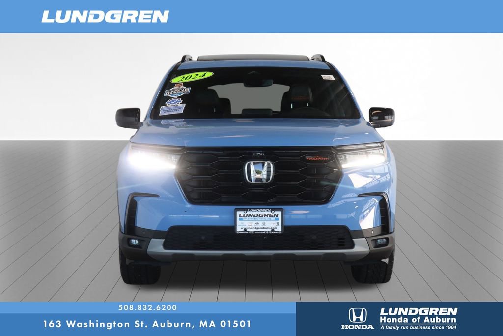 Used 2024 Honda Pilot TrailSport image 3