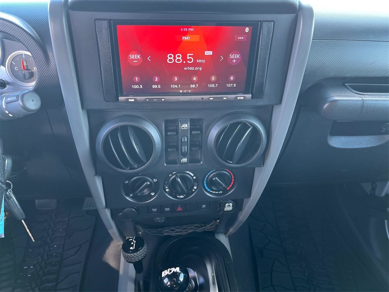 Used 2009 Jeep Wrangler Unlimited Rubicon w/ Dual Top Group image 13