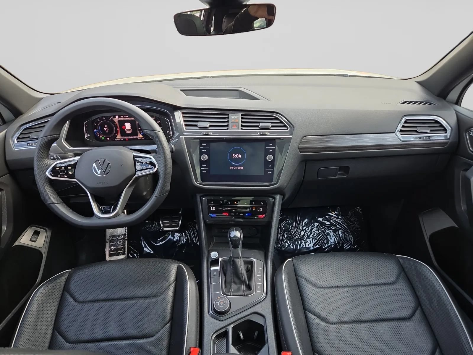 Used 2022 Volkswagen Tiguan SEL R-Line AWD/4WD image 14