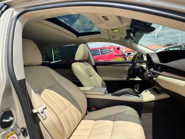 Used 2017 Lexus ES 300h FWD image 24