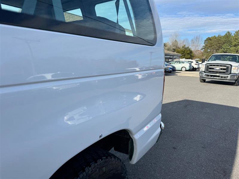 Used 2009 Ford E-350 and Econoline 350 Super Duty Wagon image 18