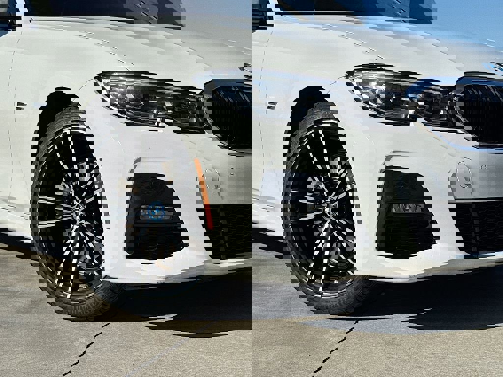 Used 2022 BMW 330e 330e iPerformance w/ M Sport Package image 9