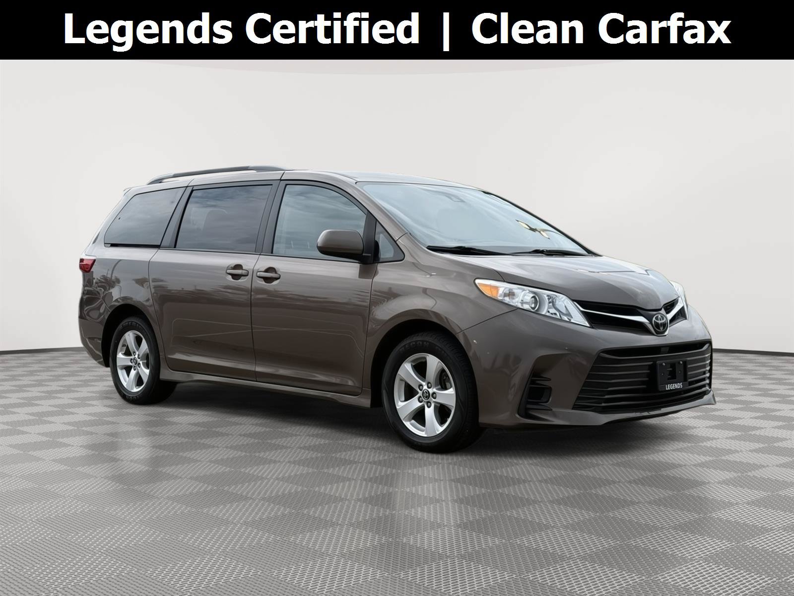Used 2018 Toyota Sienna LE FWD image 1