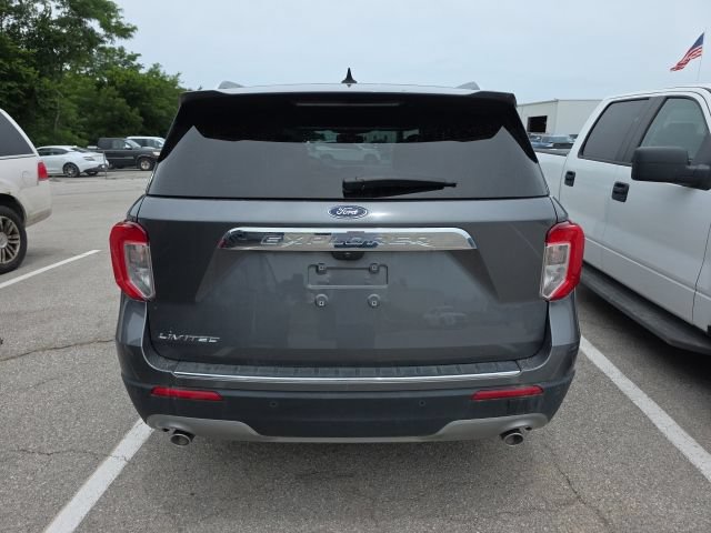 Used 2023 Ford Explorer Limited w/ Equipment Group 301A RWD image 4