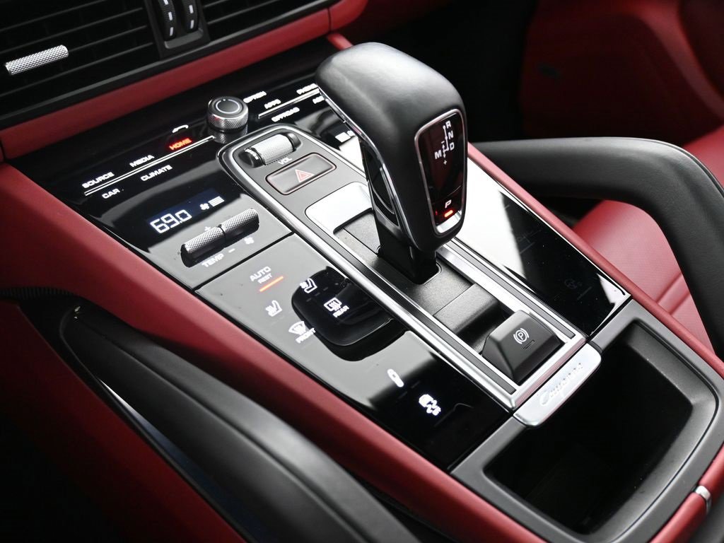 Certified 2022 Porsche Cayenne Turbo image 22