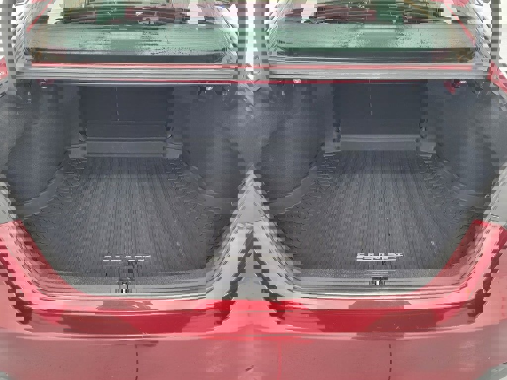 Used 2020 Toyota Camry XLE image 29