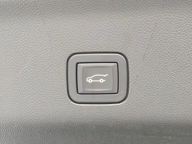 Used 2024 GMC Yukon Denali w/ Advanced Technology Package image 15